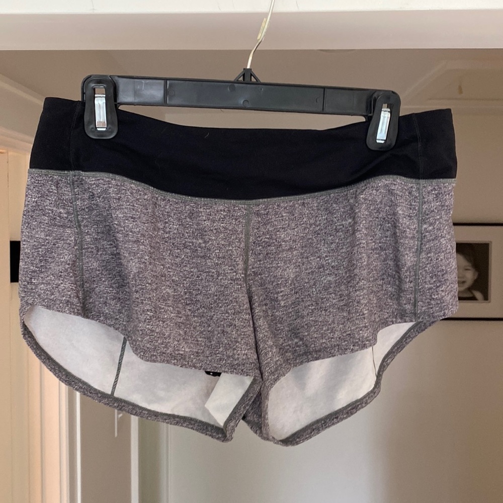 Lululemon Speed Up Low-Rise Lined Short 2.5" Size 6 Reg